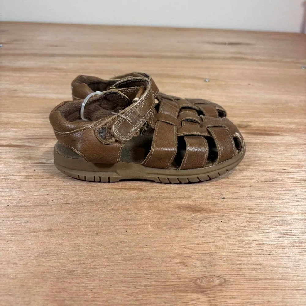 The Childrens Place Boys Brown Fisherman Sandals Hook Loop Straps Size 9/10